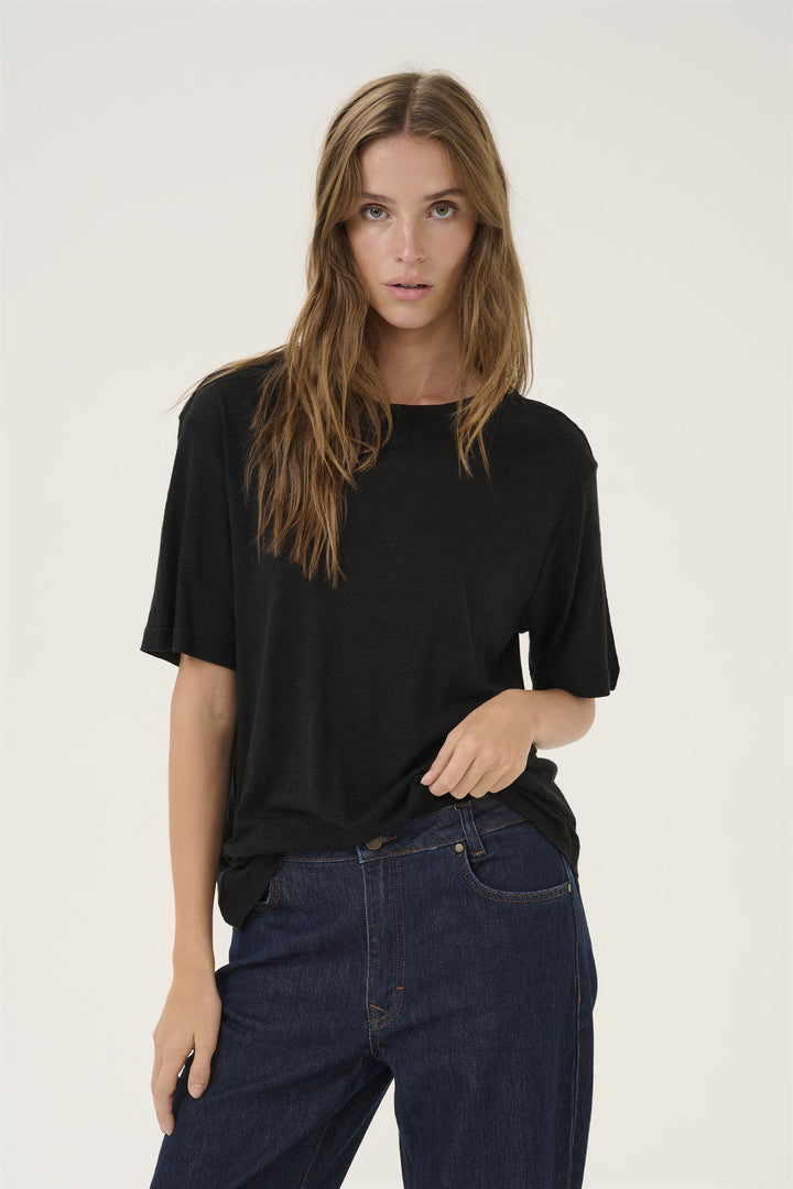 MY ESSENTIAL WARDROBE - LisaMW T-Skjorte