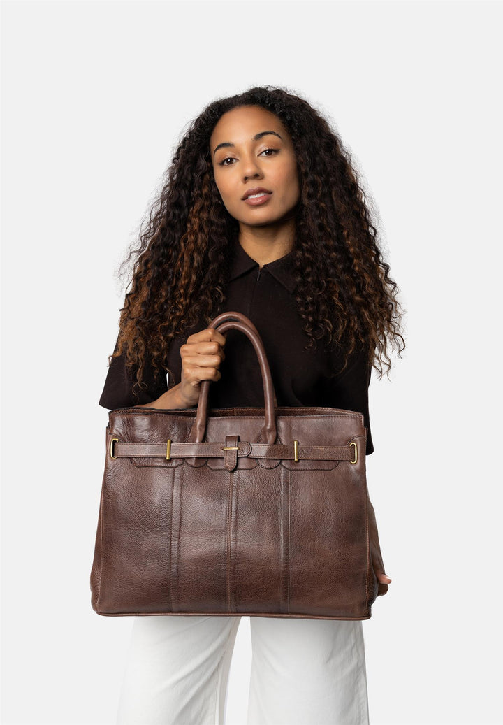 Redesigned - MADA Stor - Skinnveske