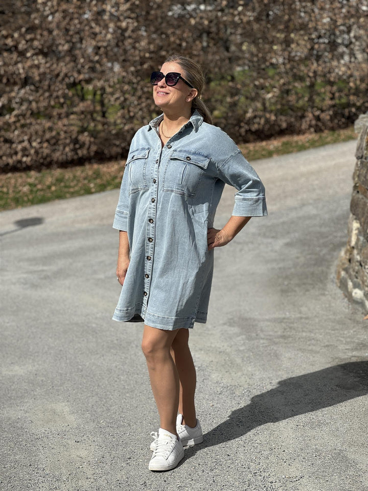 MY ESSENTIAL WARDROBE - LaraMW DenimKjole 115