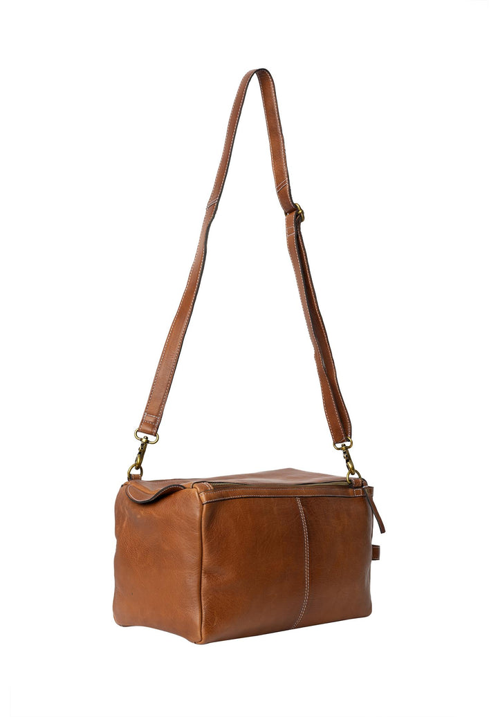 Redesigned - PROJECT 44 - Skinnveske for strikkeentusiasten