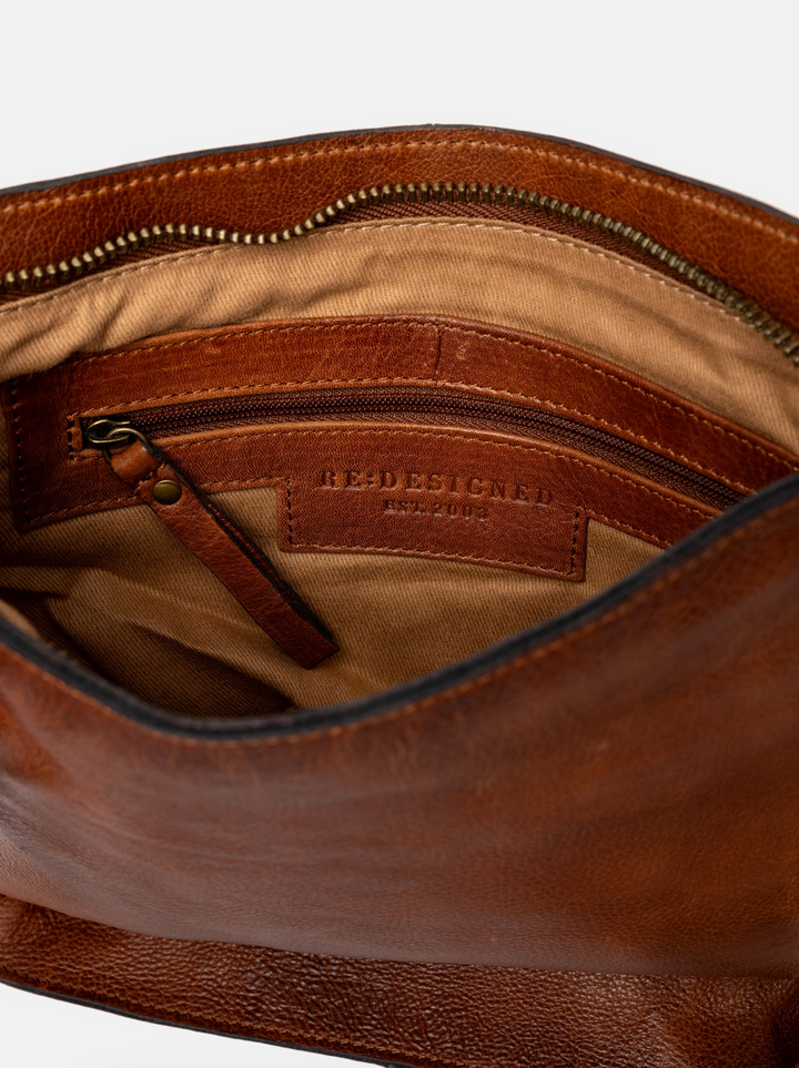 Redesigned - Fillis medium - Walnut