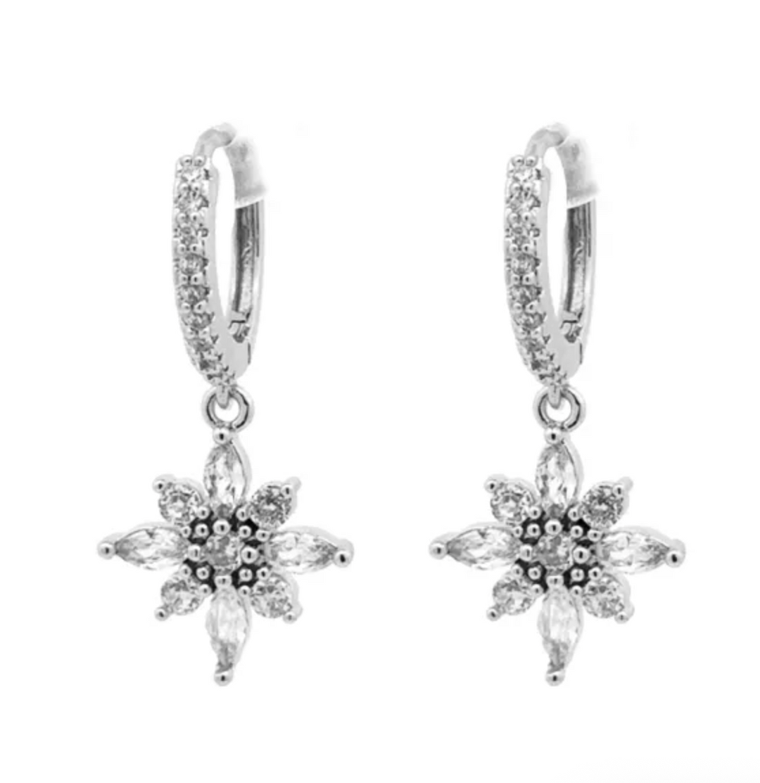 A&C - Nordic Jewellery Design - sølvfargede Øredobber - 13mm hoop blomst