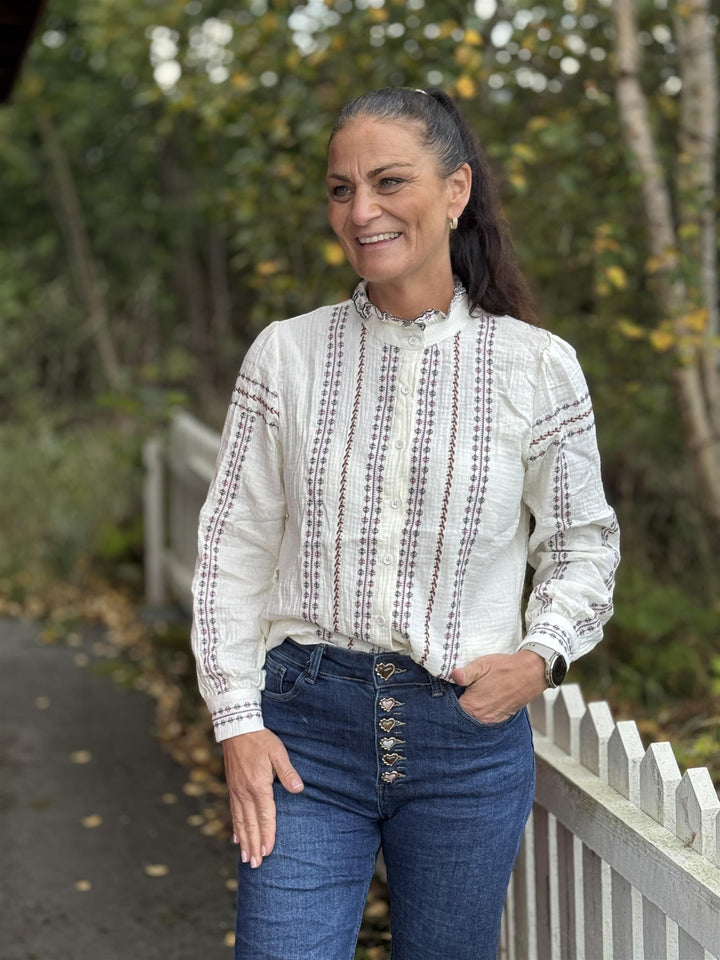 Le Coco - Silje bluse med broderier