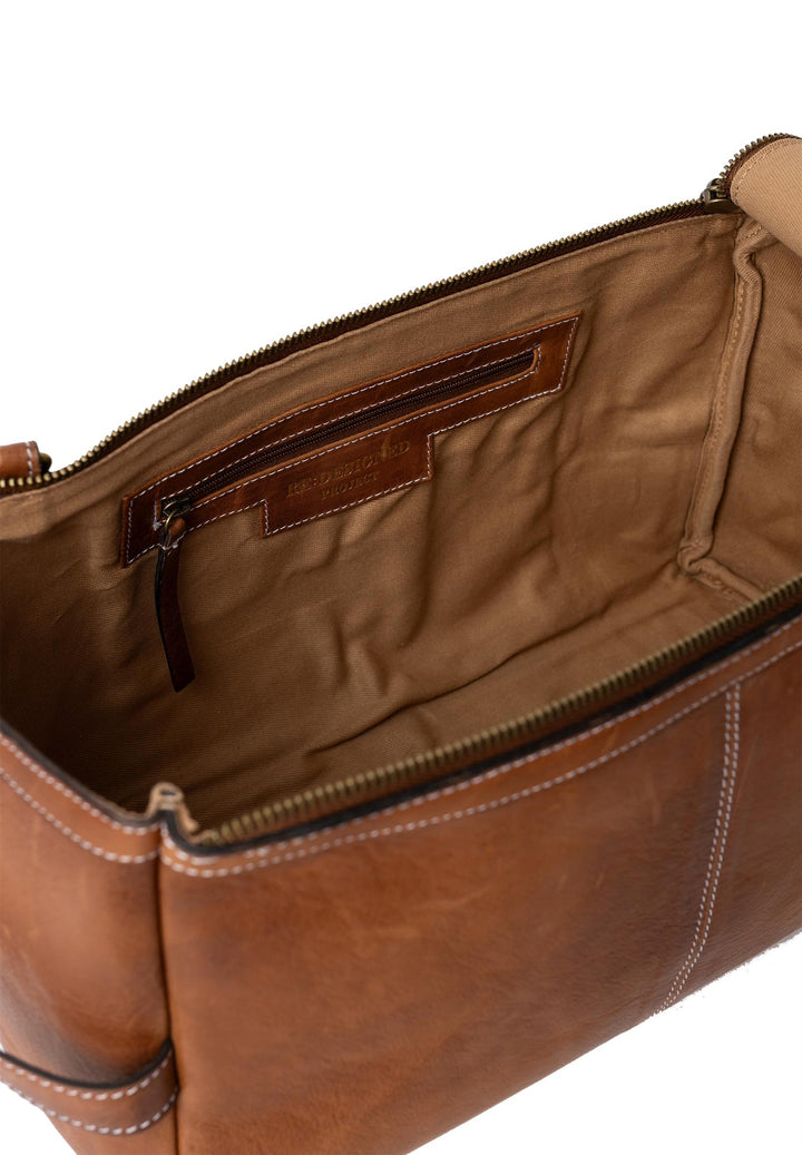 Redesigned - PROJECT 44 - Skinnveske for strikkeentusiasten