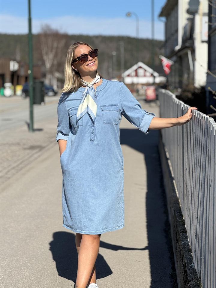 Jeans By Bessie - Ella Dongeri Kjole - 10 lys denim