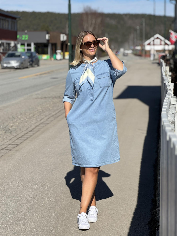 Jeans By Bessie - Ella Dongeri Kjole - 10 lys denim