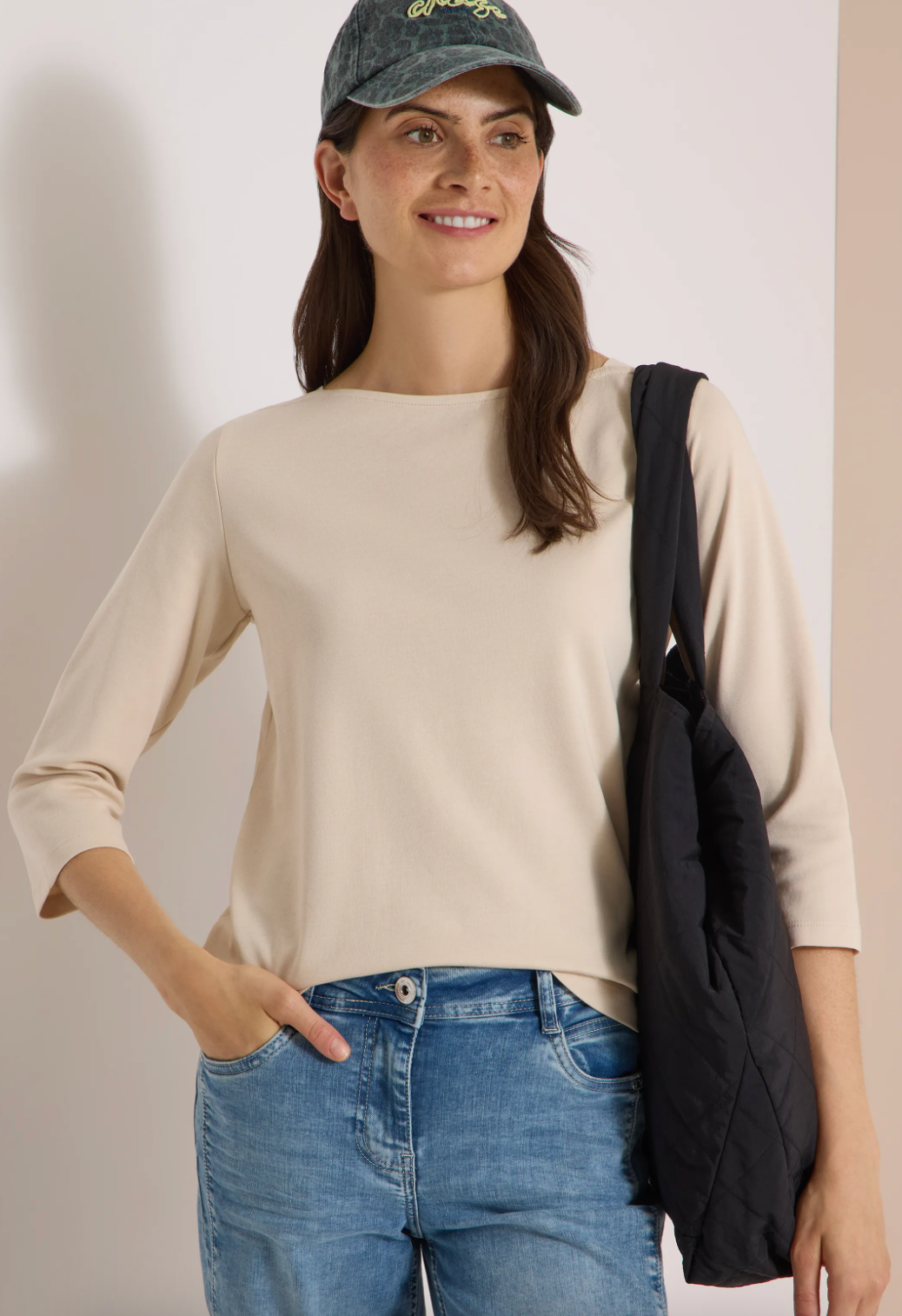 Cecil - Basic genser med båthals - Pearl Beige