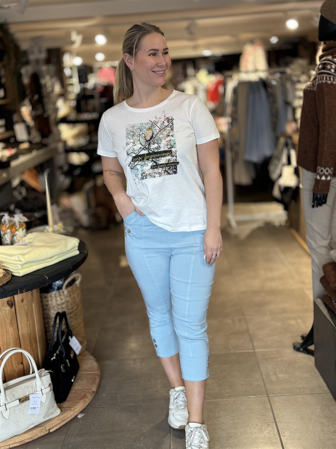 Drøbak Motehus - Cherry berry capribukse - Sky blue