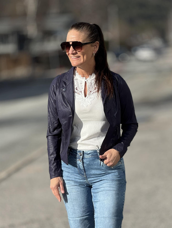 In Front - Mapelina Jakke