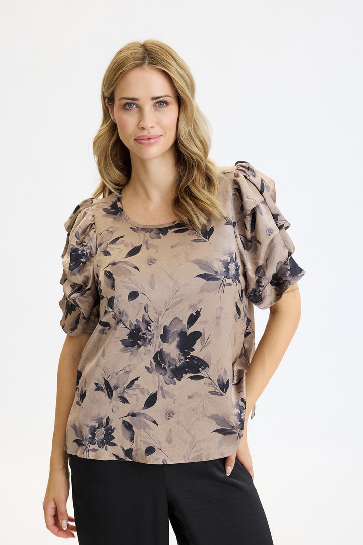 In Front - Vallerie Bluse