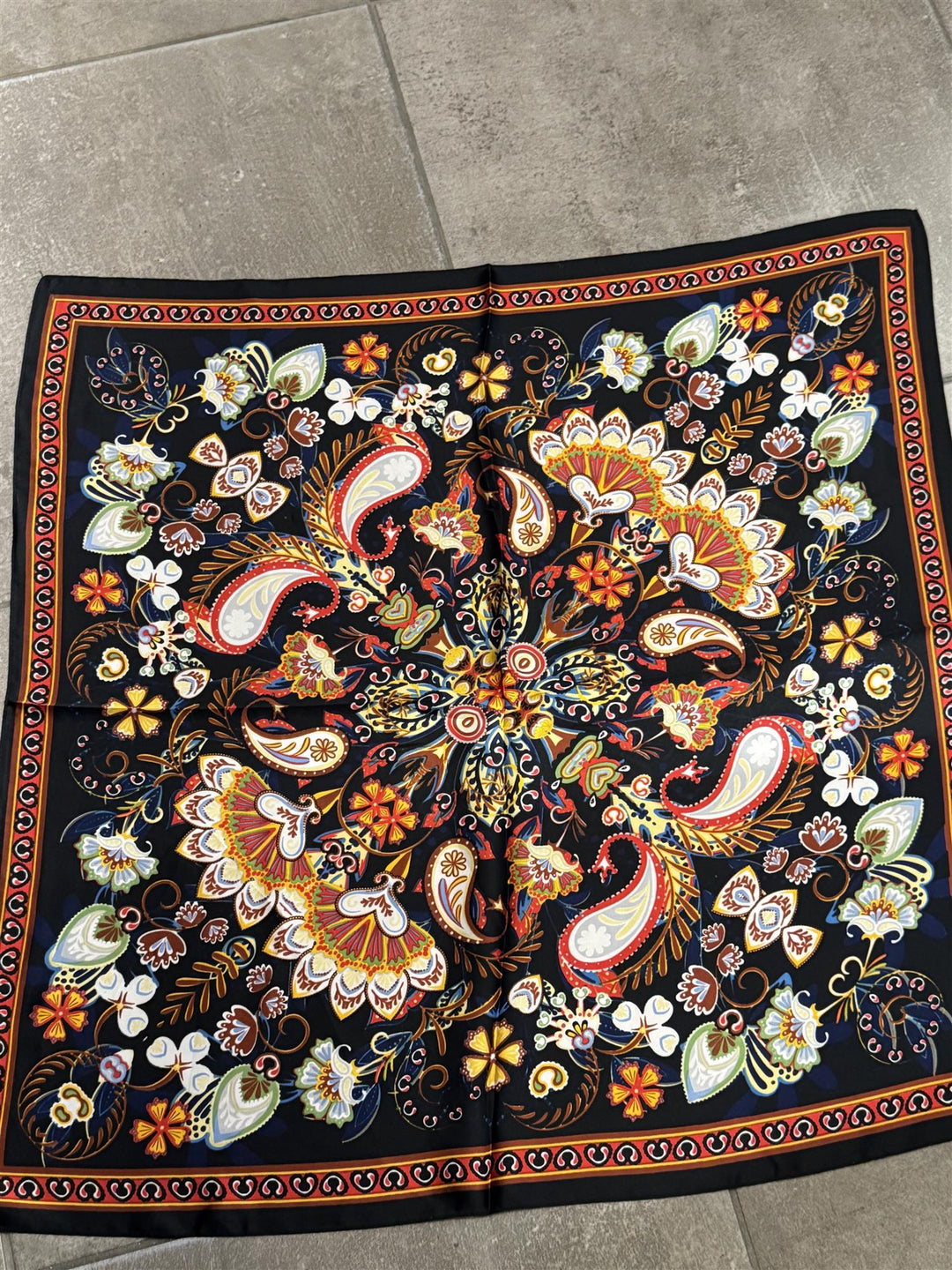 NORA Norway - Bandana Skjerf - Magnolia black