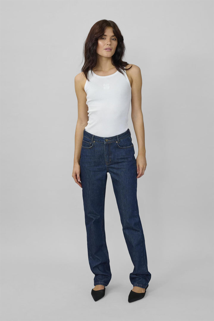 MY ESSENTIAL WARDROBE - 07 The ISA 139 Hight Straight Jeans