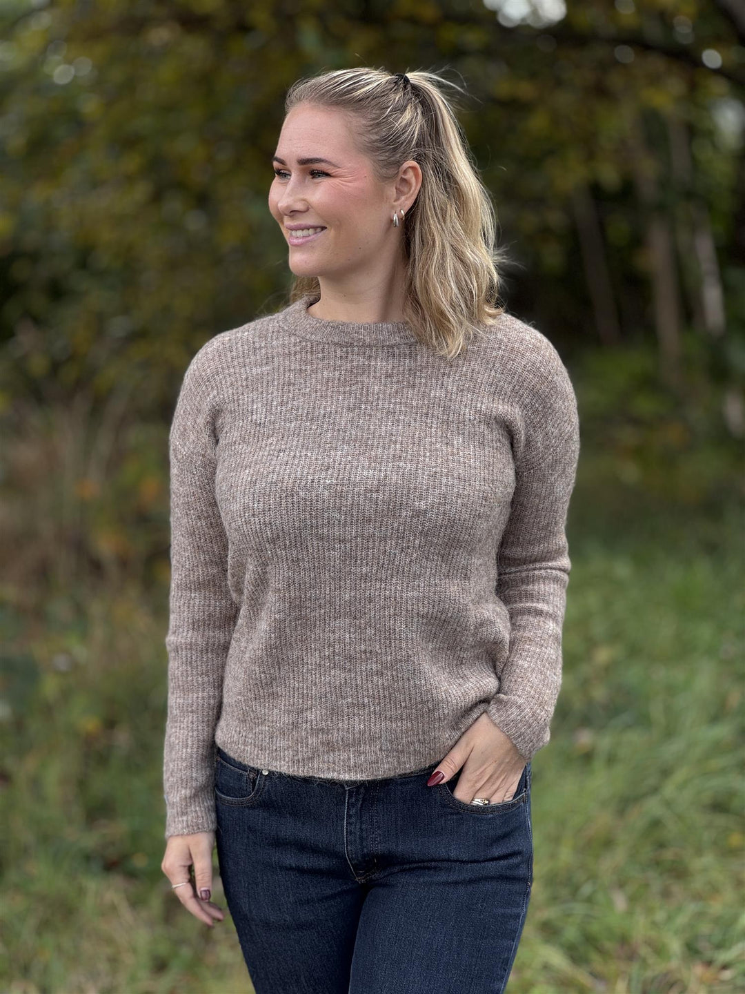 MY ESSENTIAL WARDROBE - 05 THE KNIT Ullgenser
