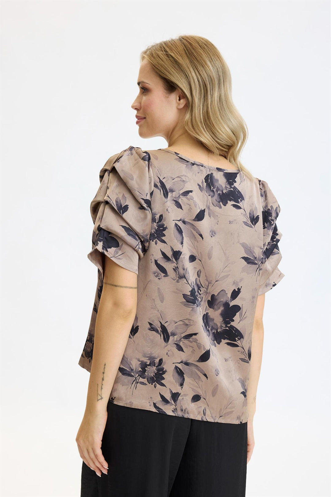 In Front - Vallerie Bluse