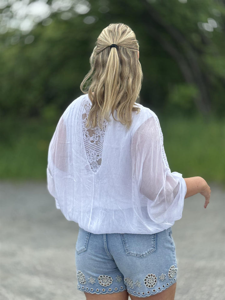 Eurasia - Lekker Bluse med Blonde Bak