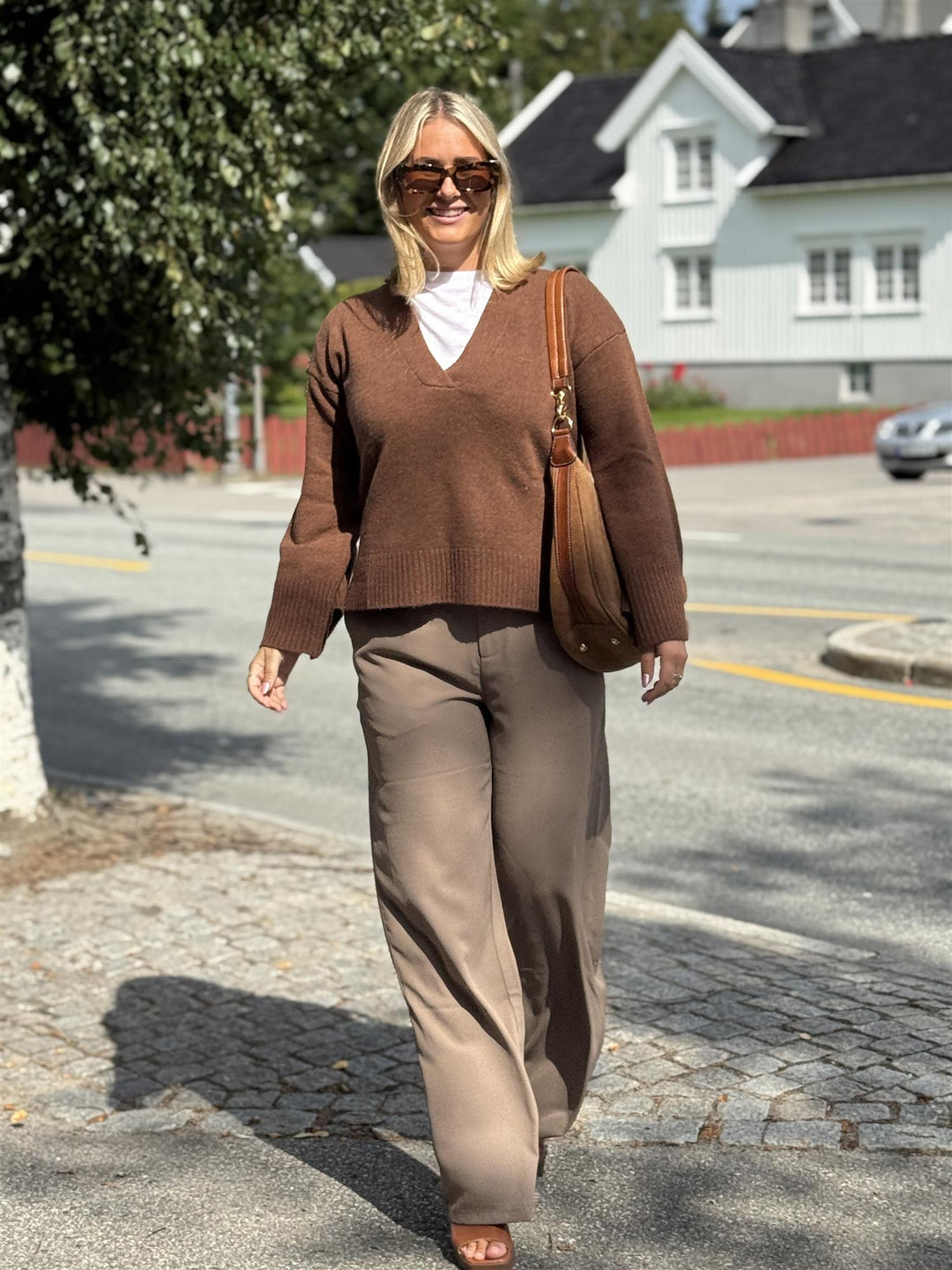 MY ESSENTIAL WARDROBE - HuxiMW Strikket Genser med V-Hals