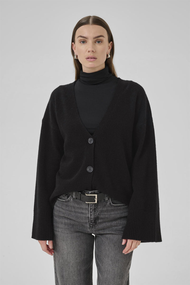 MY ESSENTIAL WARDROBE - HuxiMW Strikket Cardigan