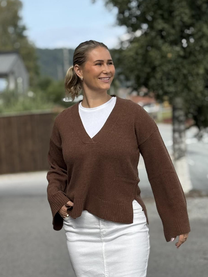 MY ESSENTIAL WARDROBE - HuxiMW Strikket Genser med V-Hals