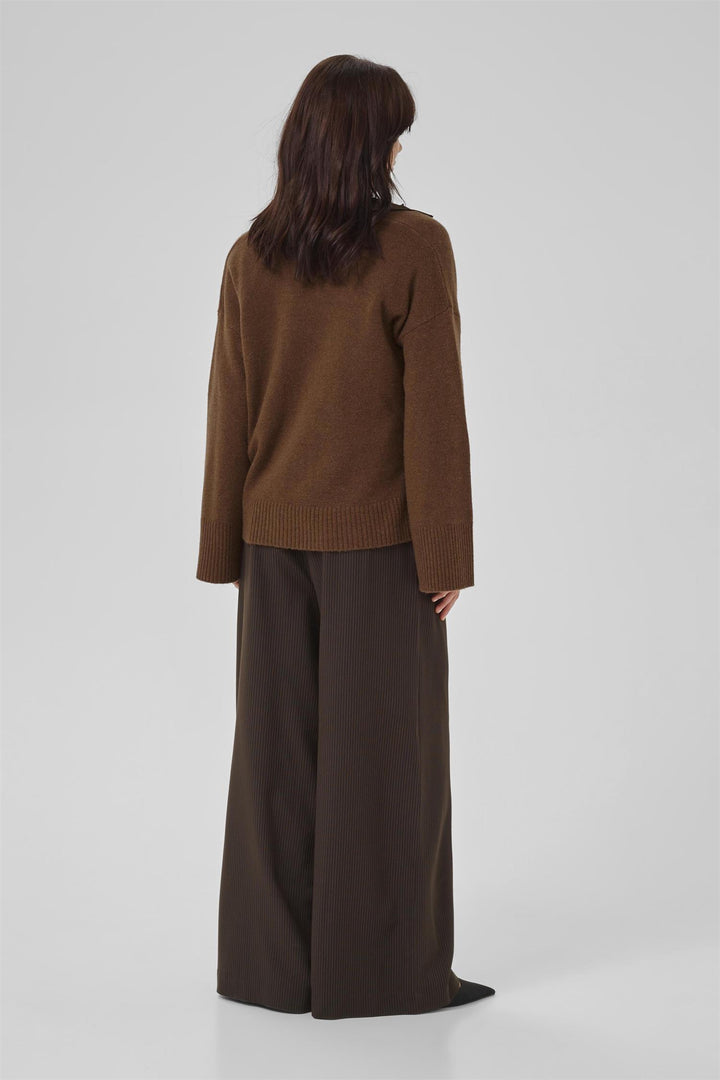MY ESSENTIAL WARDROBE - HuxiMW Strikket Genser med V-Hals
