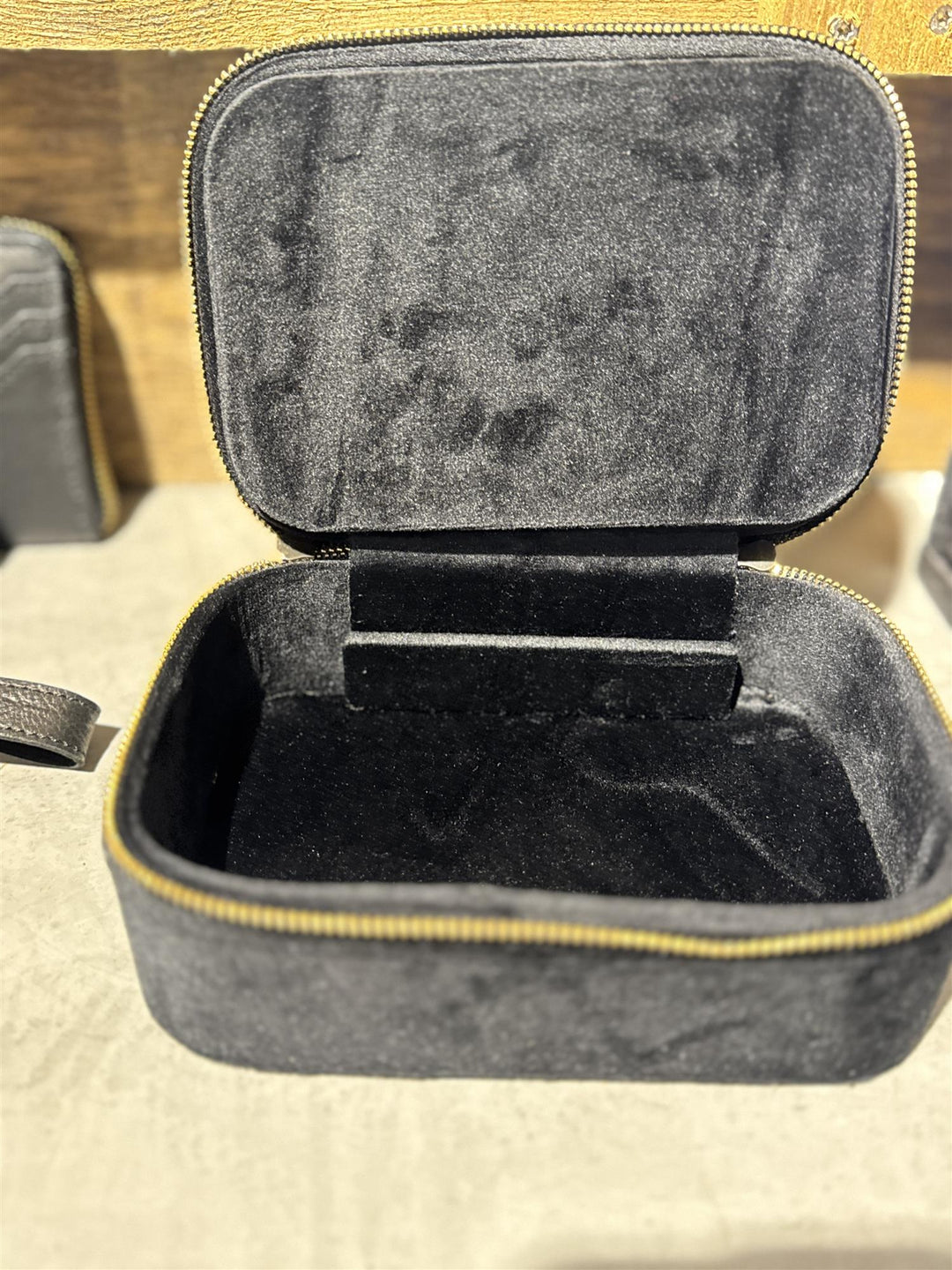 NORA Norway - Smykkeskrin - Velvet sort