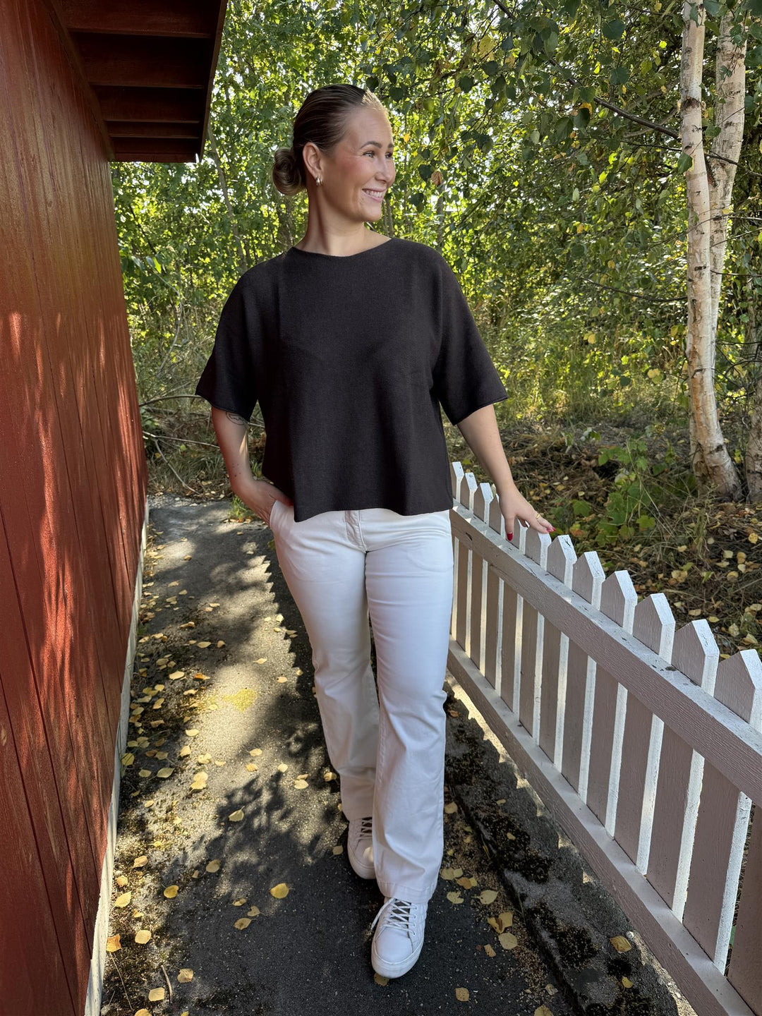 Drøbak Motehus - Mona genser med kort erm - Rund hals - Moro Brun