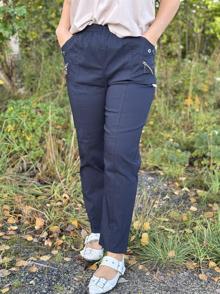 Drøbak Motehus - Cherry Berry Bukse - Navy