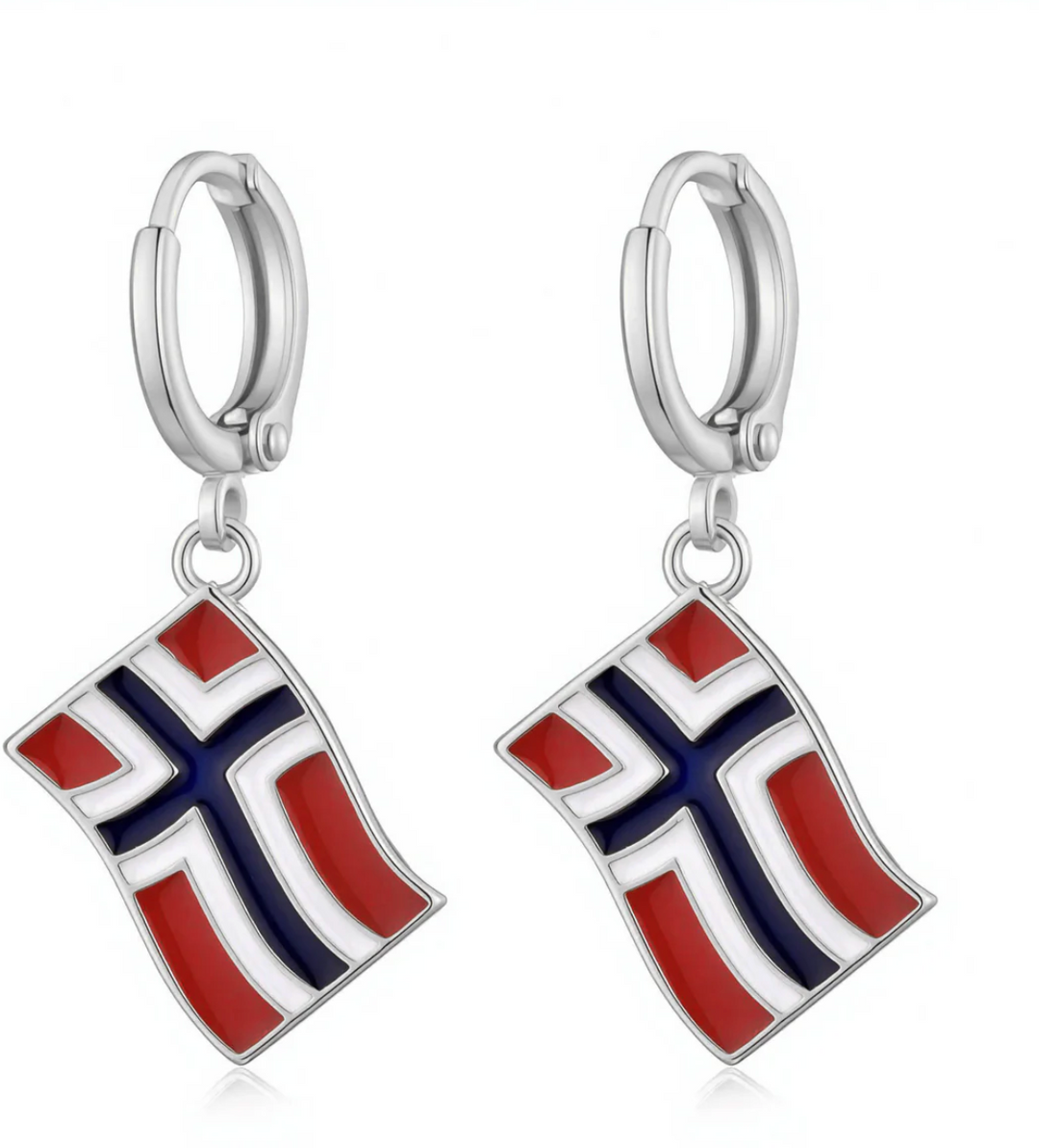 NORA Norway - NOR Ear Flag - Øredobber med flagg - Sølv