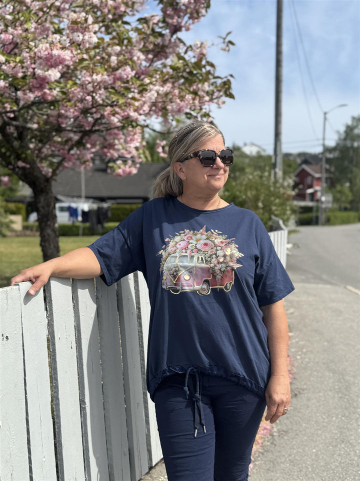 Drøbak Motehus - BUZZ T-Skjorte med print - Navy