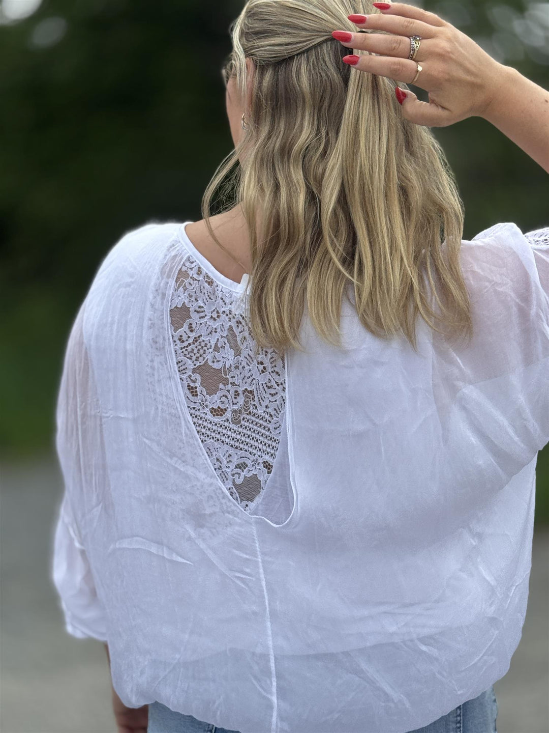 Eurasia - Lekker Bluse med Blonde Bak