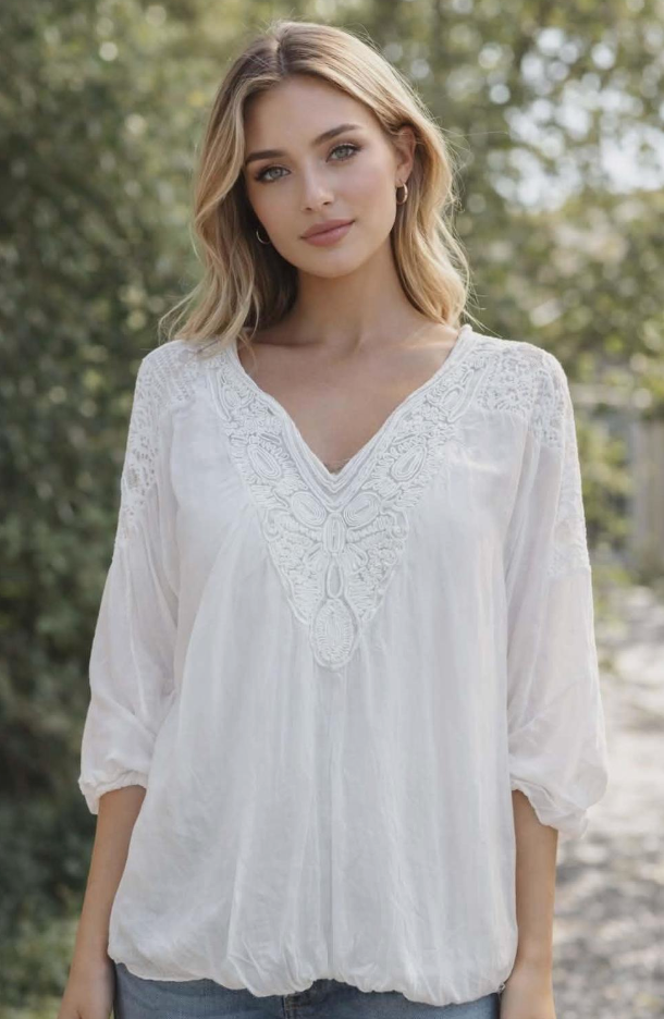 Eurasia - Lekker Bluse med Blonde Bak