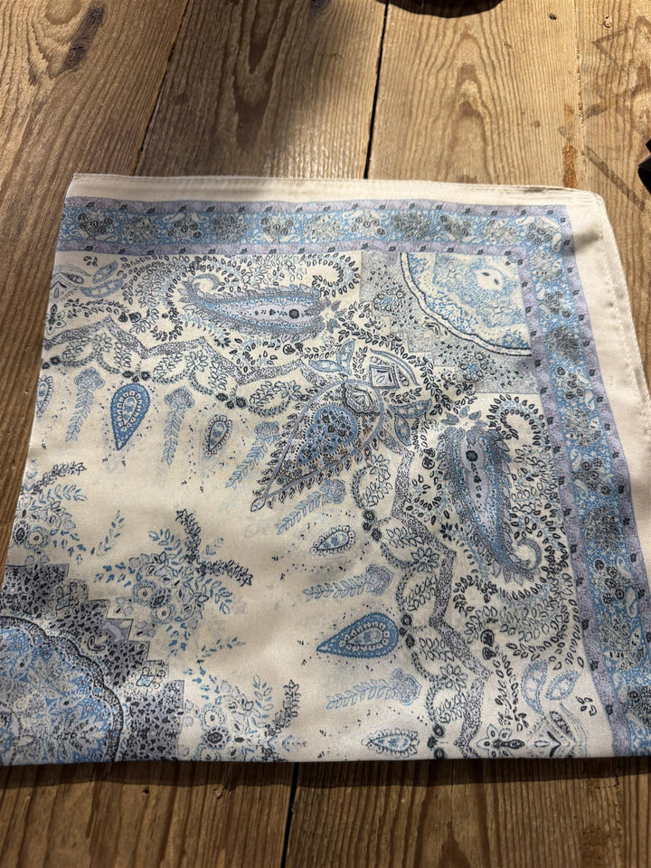 A&C - Nordic Jewellery Design - Bandana skjerf - Light Blue Paysley